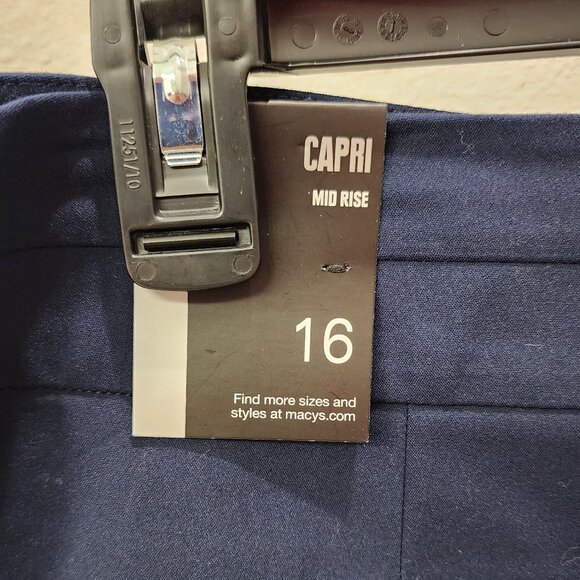 Style and Co Navy Blue Midrise Capri Pants Size 16 - Picture 4 of 12